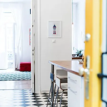 Anker At Deak Sq. Apartment *