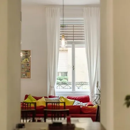 Apartment Anker At Deak Sq.